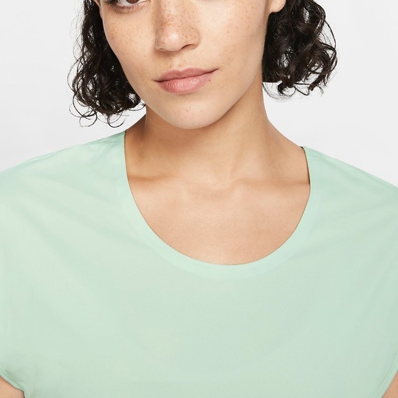 *CLOSEOUT* NWT NIKE TSHIRT SIZE M - Picture 4 of 5